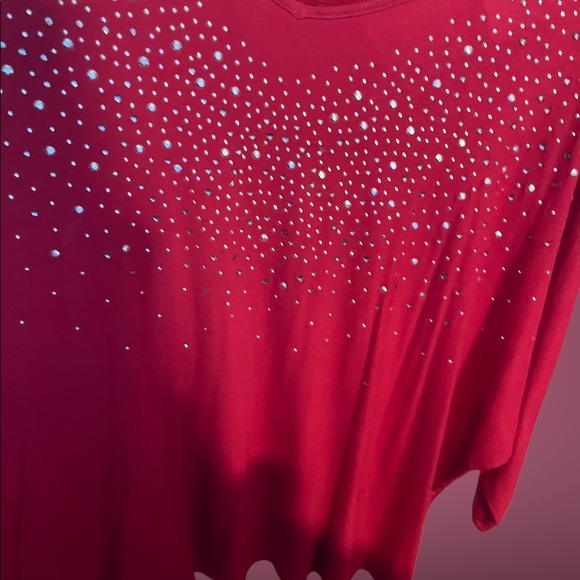 This is a classic raglan sleeved rich red jewelled top - Picture 4 of 7